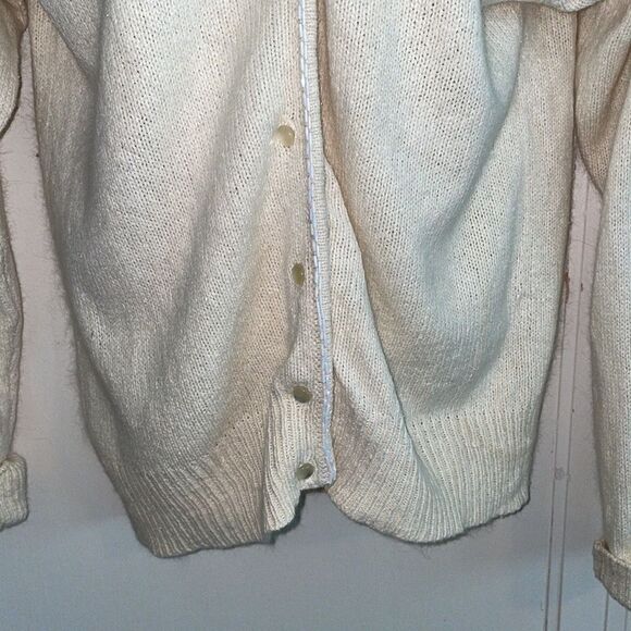 Vintage 80s/90s Lord & Taylor cream/ivory silk/angora cardigan sweater - Picture 3 of 8